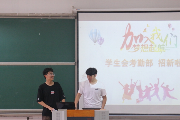 3.图为云顶国际8588yd员工组织招新活动现场。记者 夏瑞雪 摄.jpg